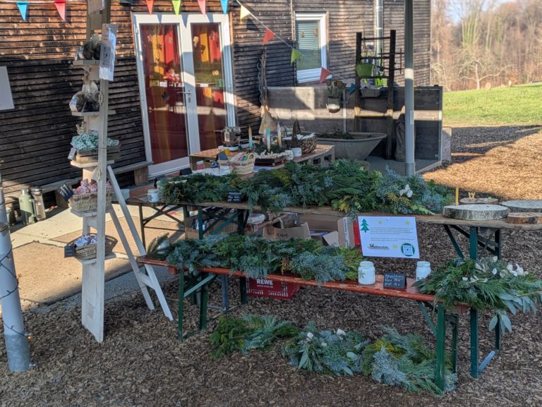 Kraenze und Deko am Wiesenschloessle